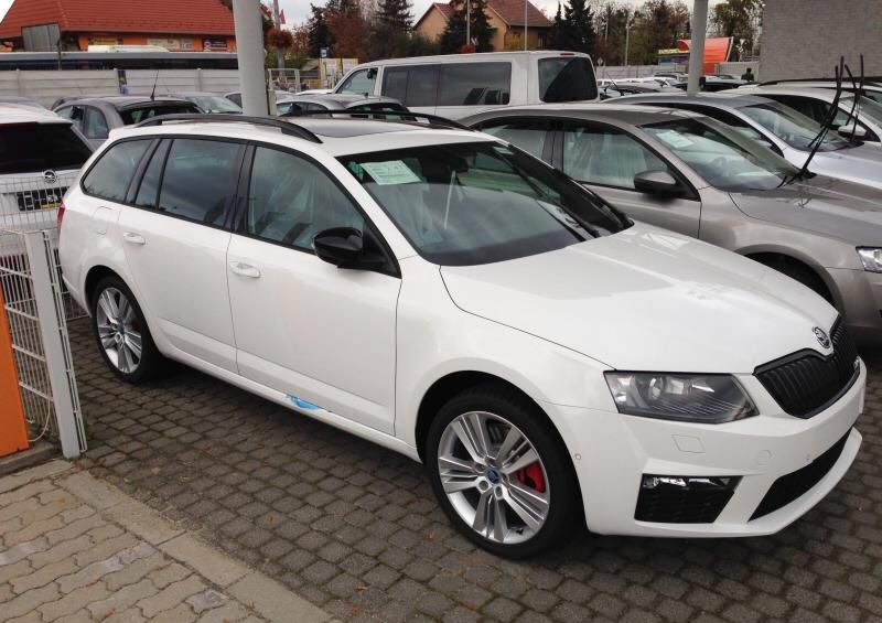 Prenájom áut Trnava - Škoda Octavia Combi III na prenájom